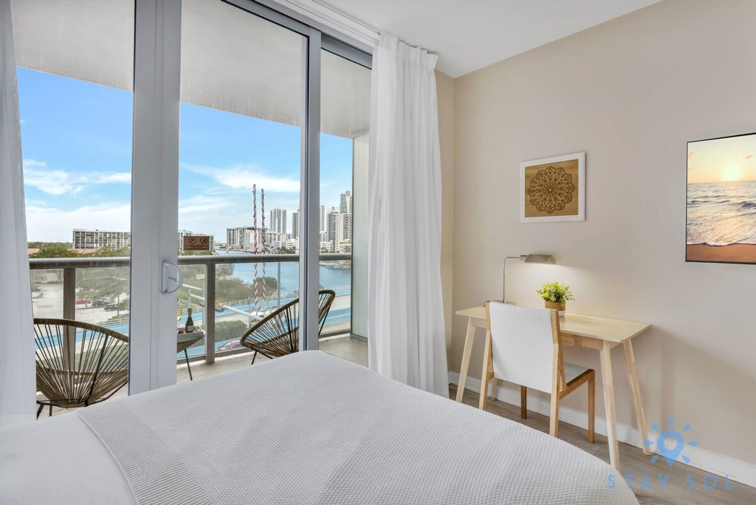 Building Photo - 2602 E Hallandale Beach Blvd