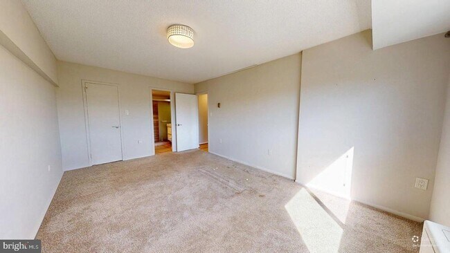 Building Photo - 2500 N Van Dorn St