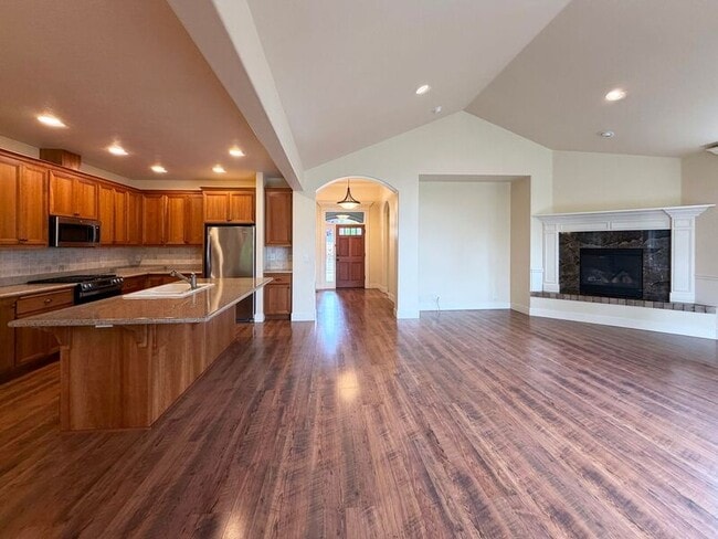 Building Photo - 2523 Borders Dr