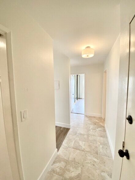 Building Photo - 1803 E Ocean Blvd