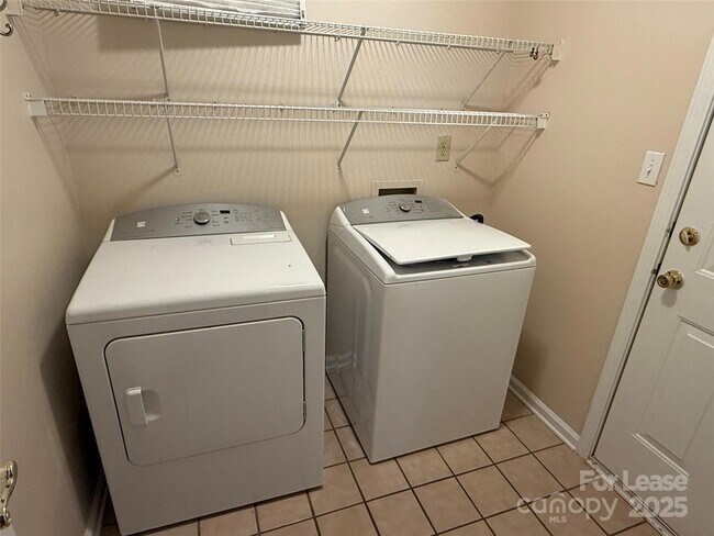 Building Photo - 17115 Grenache Ct