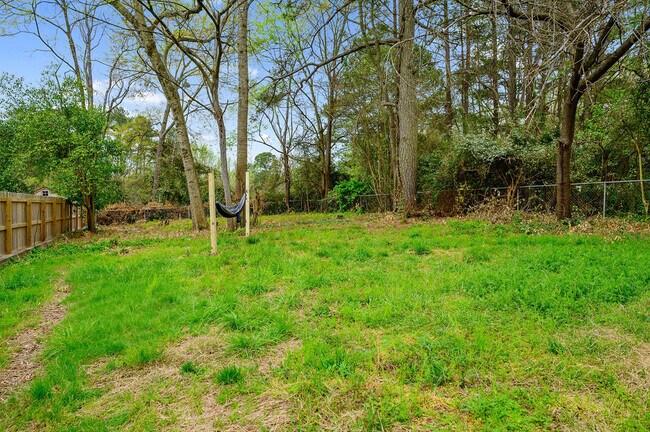 Building Photo - 604 Elmira Ave