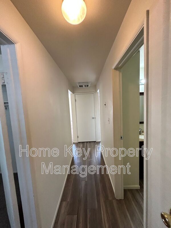 Building Photo - 54 S 600 E