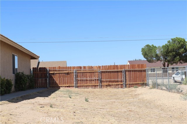 Building Photo - 11243 Pinon Ave