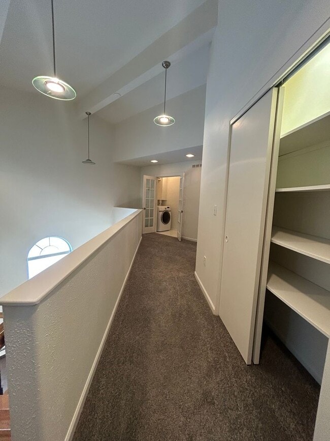 Building Photo - Century 21 Gold Rush - 3 Bed | 2 Bath | 2-Car Garage | End-Unit Condo (FAIRBANKS)