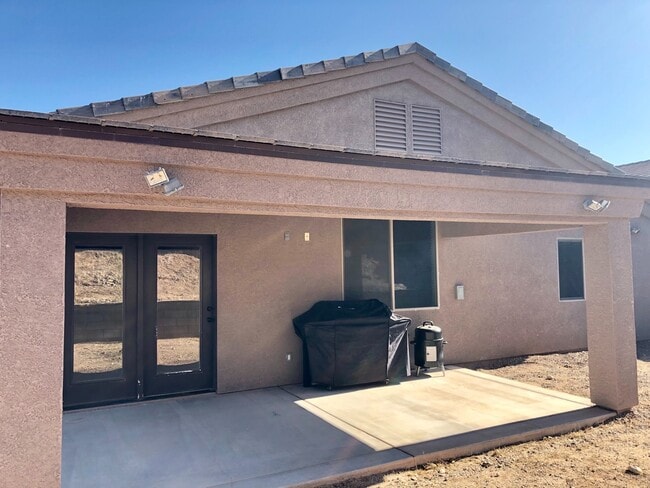 Building Photo - Spacious 4 Bedroom in Southern Vista Estates!