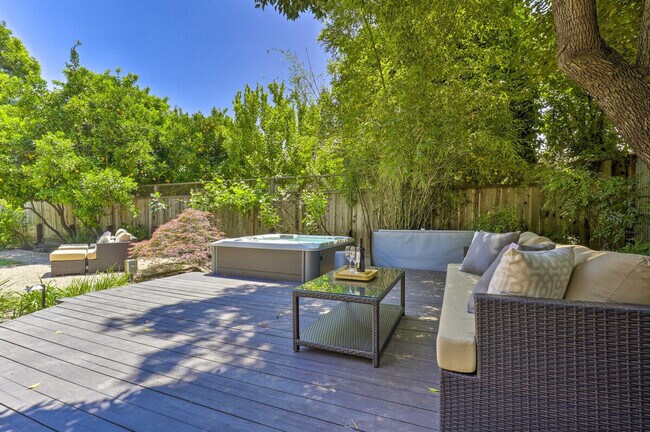 Building Photo - 1155 Grape Ln