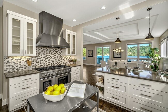 Building Photo - 2410 West Lake Sammamish Pkwy NE
