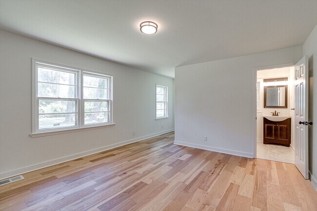 Building Photo - 3/ 2 Home for Rent!