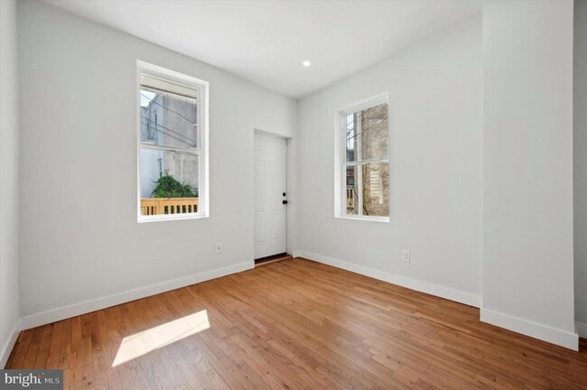 Building Photo - 647 N 33rd St