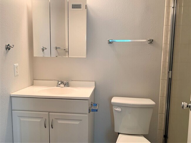 Building Photo - Lovely Maintained Rancho Penasquitos Home--Blue Ribbon School District