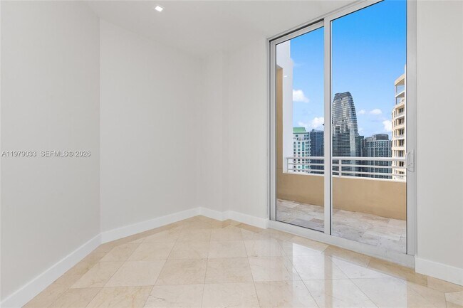 Building Photo - 808 Brickell Key Dr