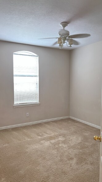 Building Photo - 5531 Cranston Ct