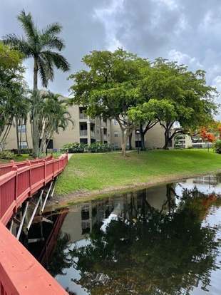 Building Photo - 1740 Palm Cove Blvd