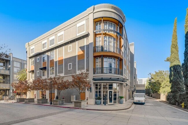 Building Photo - 334 Santana Row