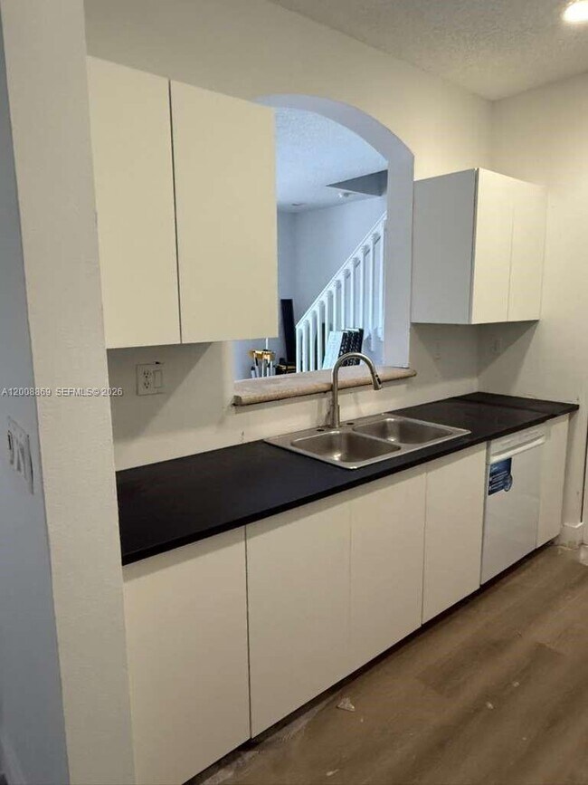 Building Photo - 2311 NE 42nd Cir