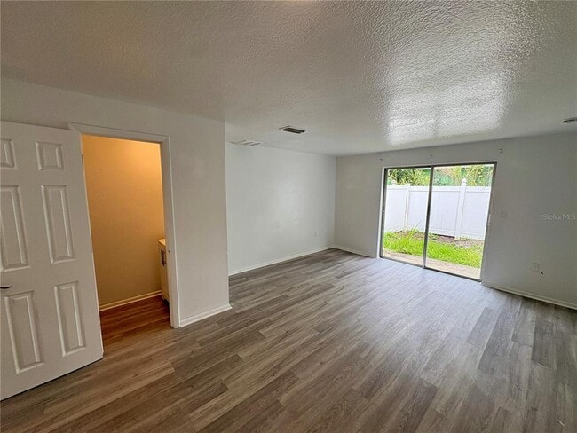 Building Photo - 408 57th Ave Dr E