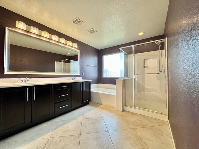 Building Photo - 10544 Pembroke Bay St