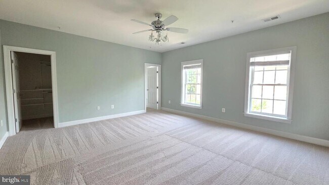 Building Photo - 3547 Goddard Way