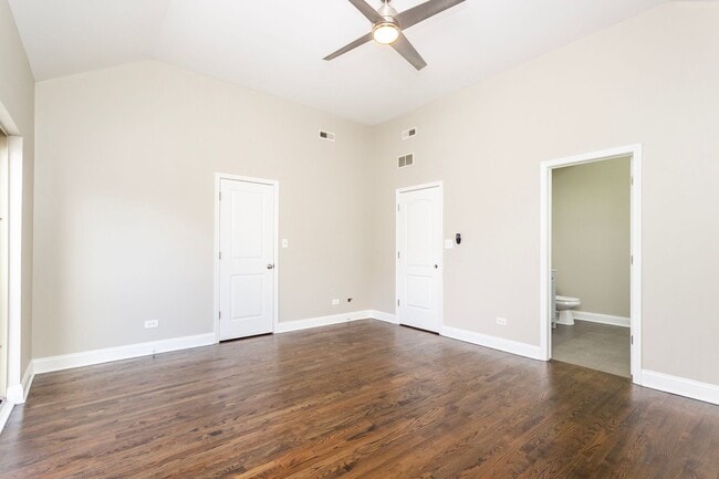 Building Photo - South Shore Stunner – 1,700 SQ FT, Master ...