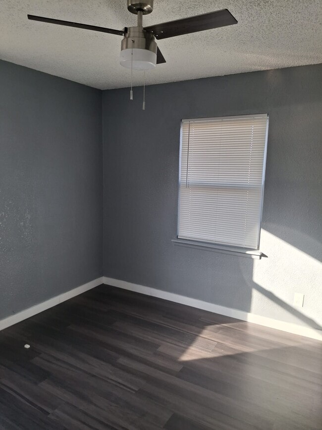 Building Photo - 2611 NW 46th Pl