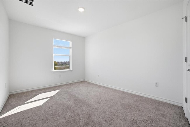 Building Photo - 13606 Long Is Dr