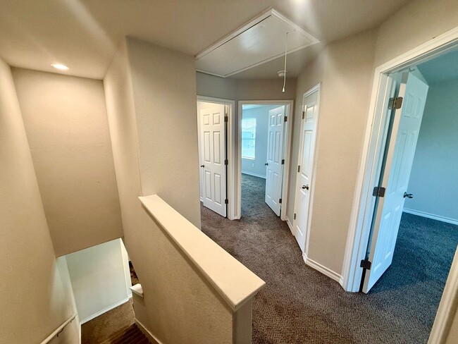 Building Photo - 8331 Breezy Cv