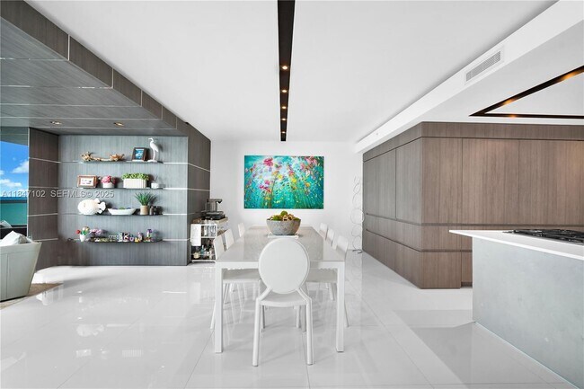 Building Photo - 3535 S Ocean Dr