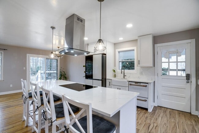 Building Photo - 8722 Falkstone Ln