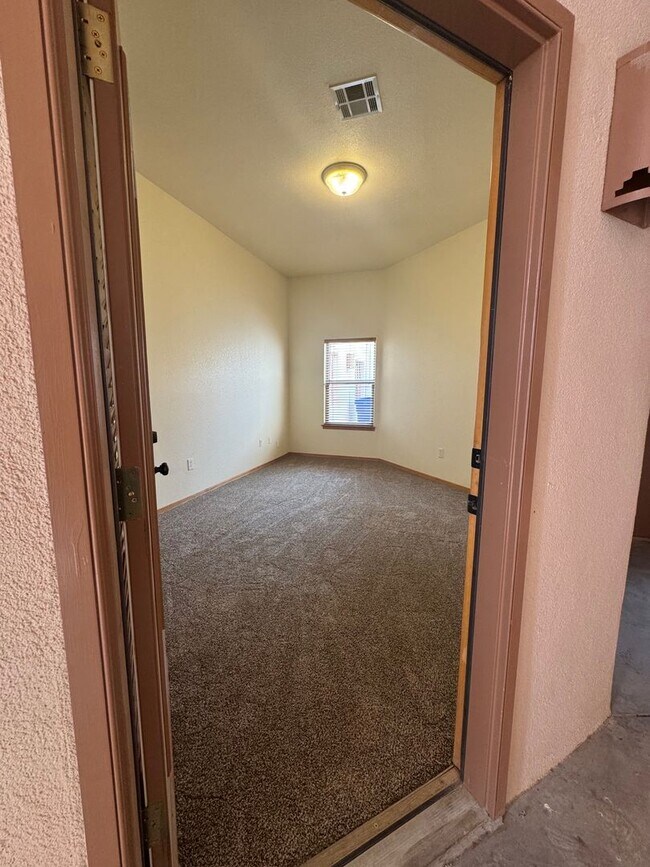 Building Photo - 2224 Santa Ana