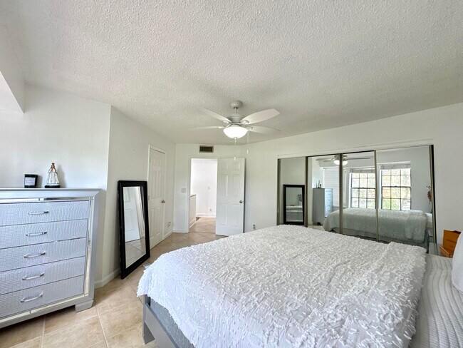 Building Photo - 152 Weybridge Cir