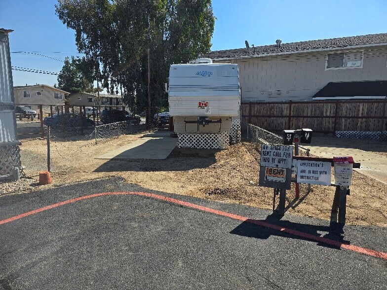 Primary Photo - 2065 Atwater Blvd