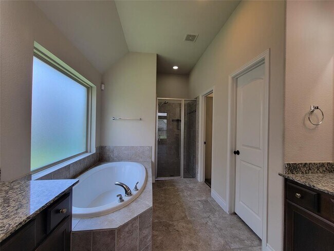 Building Photo - 1314 Watercrest Park Ln