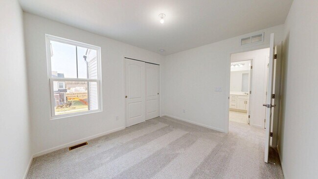 Building Photo - 5557 E Spaniel Dr