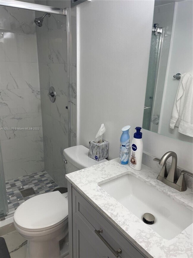 Building Photo - 3725 S Ocean Dr