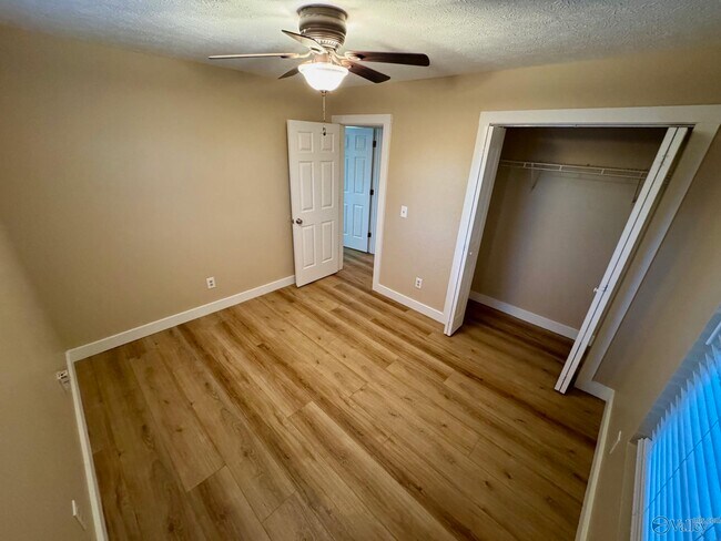 Building Photo - 4013 Pine Ave SW