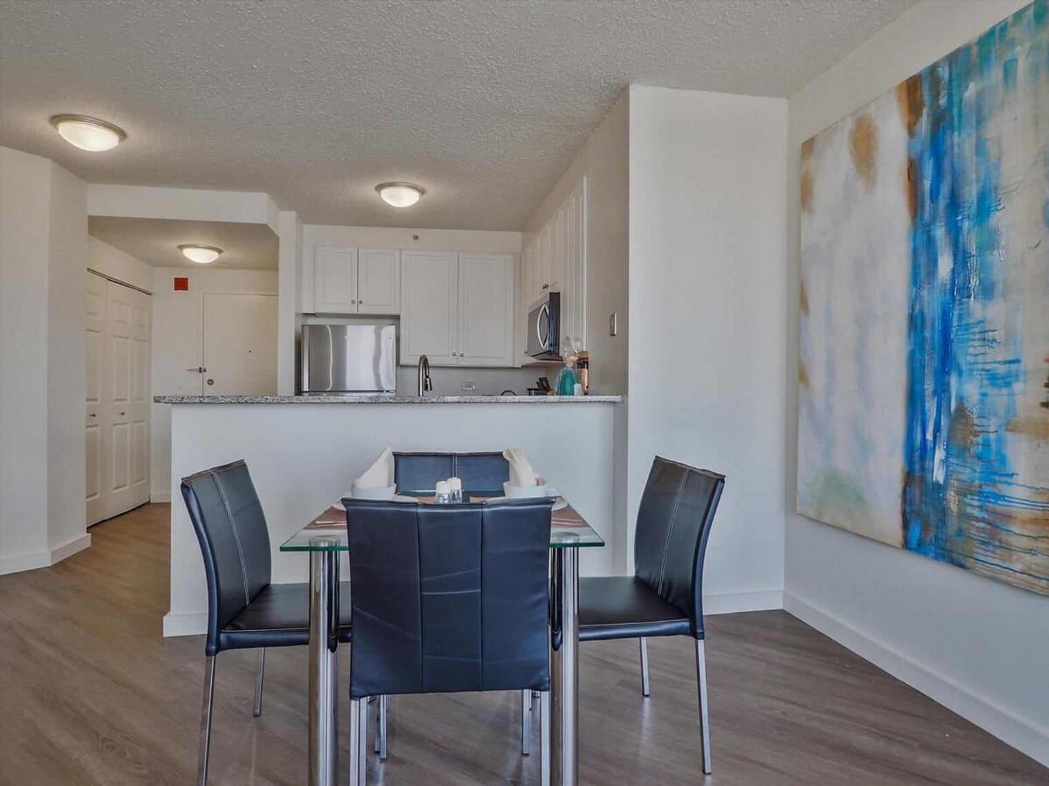 Building Photo - 33 Hudson St