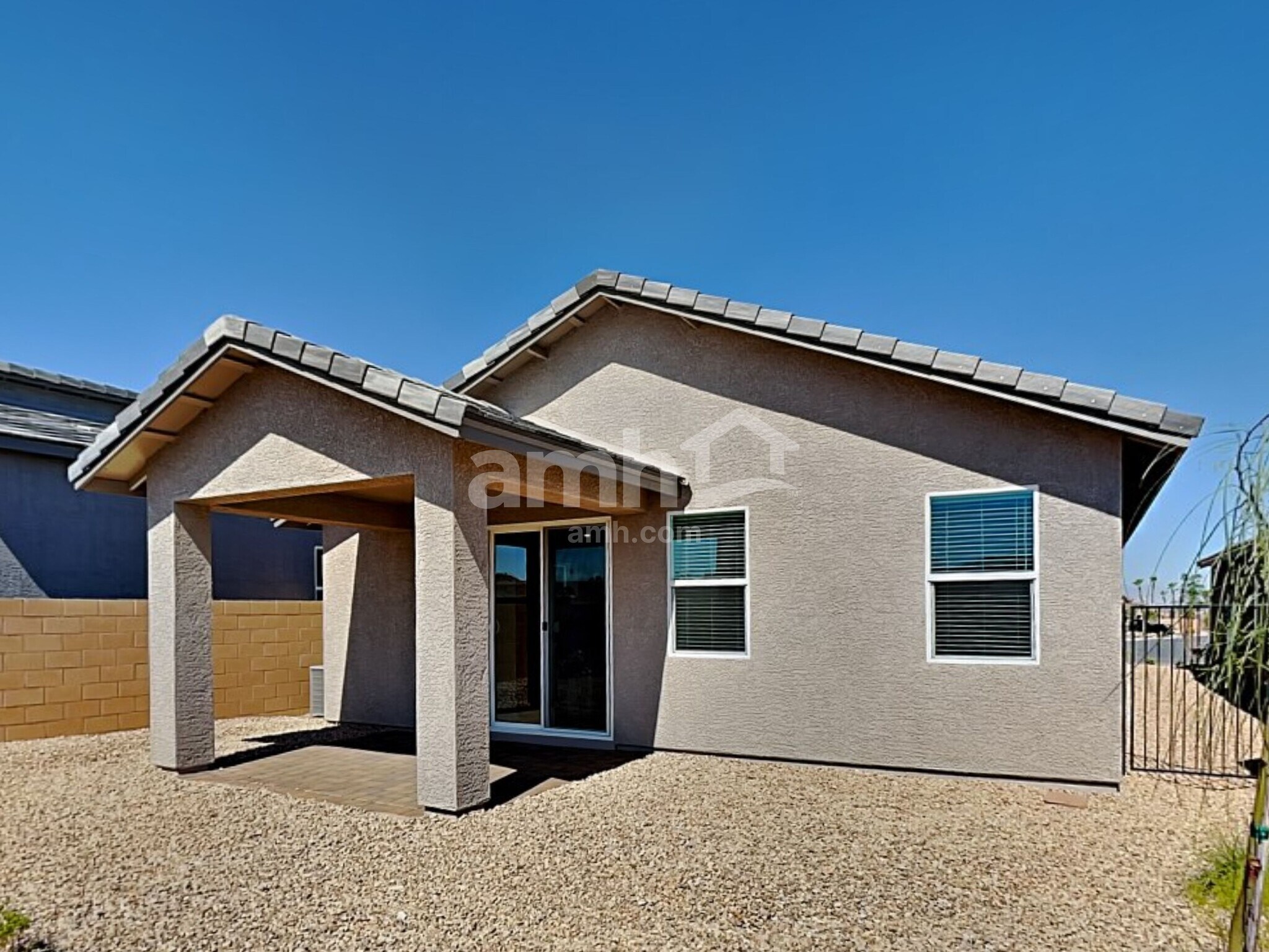 Building Photo - 850 English Primrose St