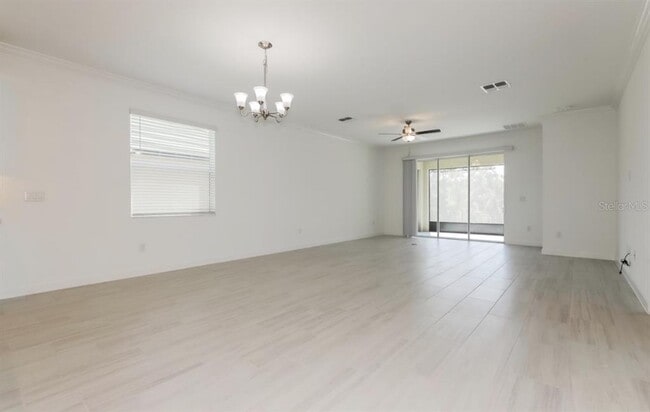 Building Photo - 1250 Spinnaker Dr