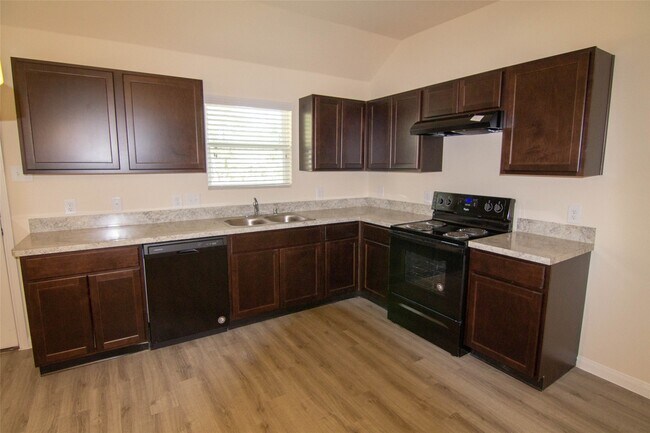Building Photo - 301 N Meadows Dr