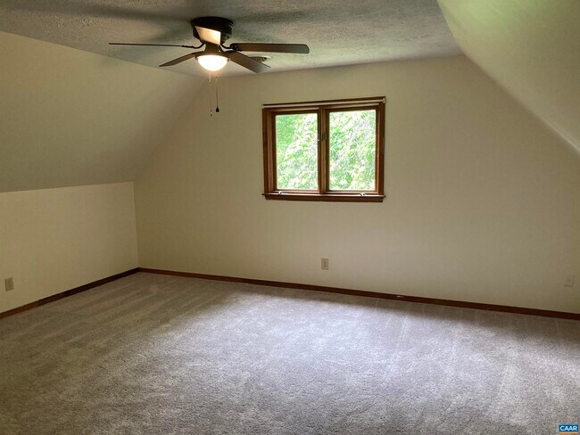 Building Photo - 14150 James River Rd