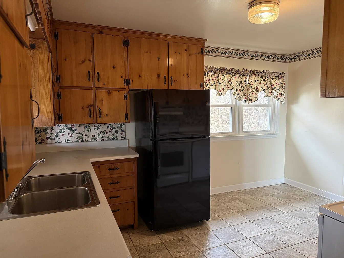 Building Photo - 3900 S Main St