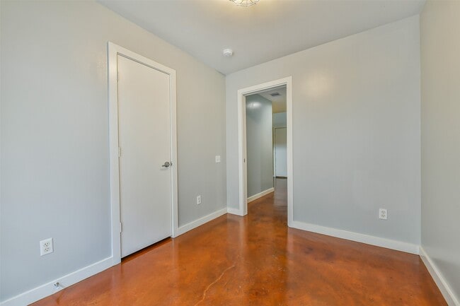 Building Photo - 2716 Chenevert St