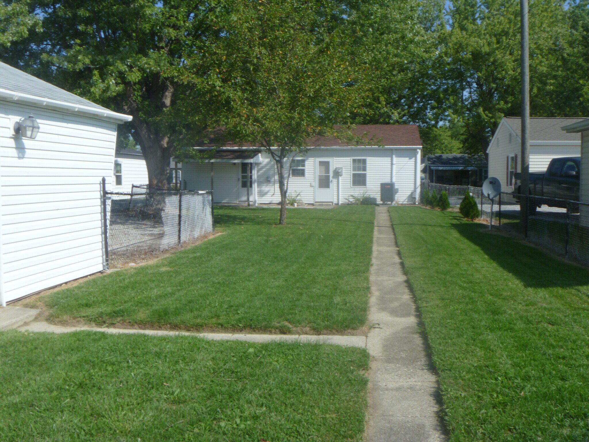 Building Photo - 1006 E Grant St