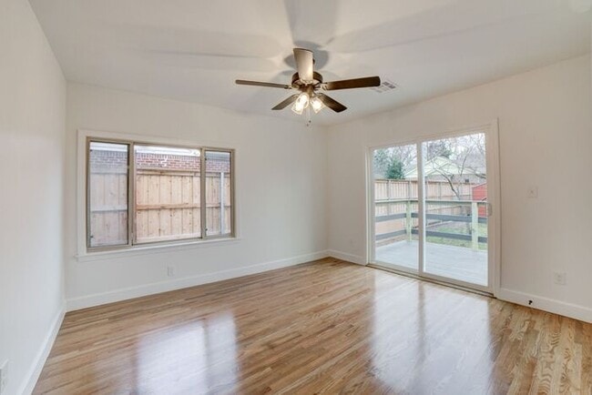Building Photo - Brookside Bungalow! Newly Remodeled!