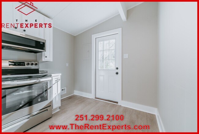 Building Photo - 1377 W Riviera Dr