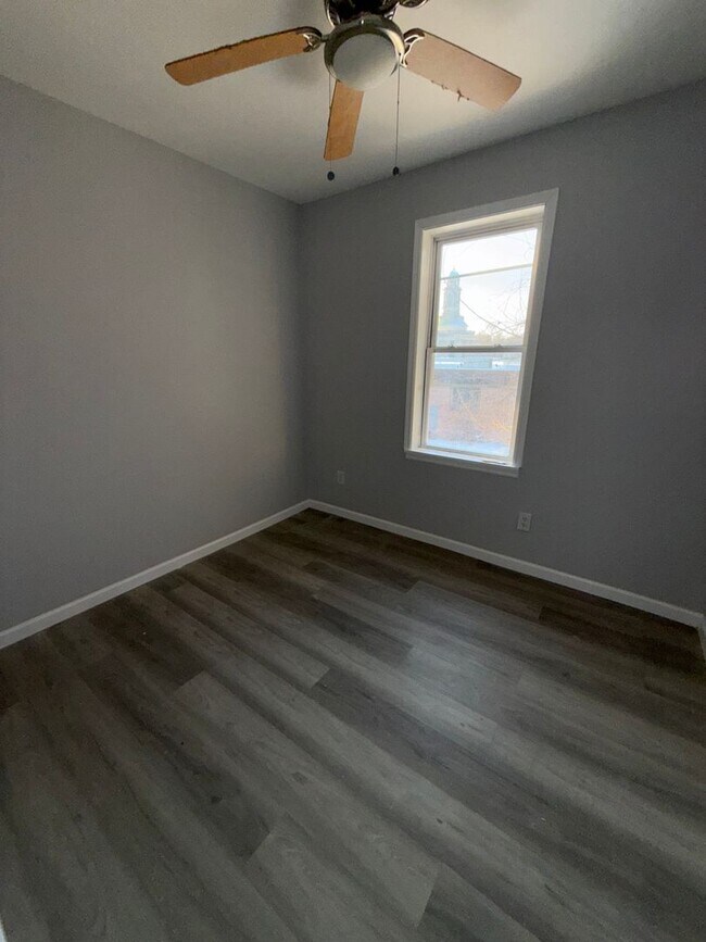 Building Photo - 27 E Rittenhouse St