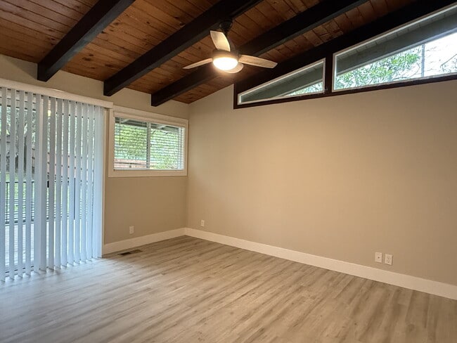 Building Photo - Lovely Single-Story Home in Corte Madera!