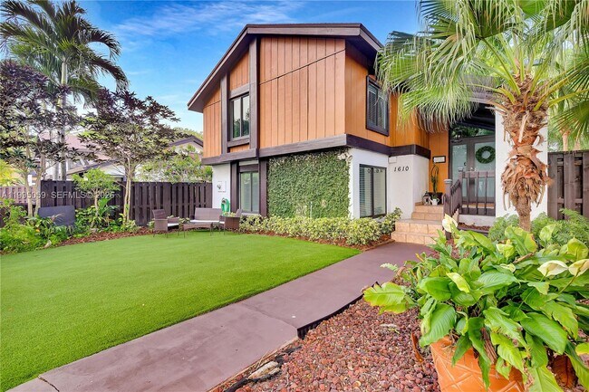 Building Photo - 1610 W Sandpiper Cir