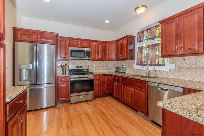 Building Photo - 106 Balsam Way